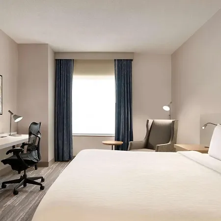 Hilton Garden Inn Tysons Corner Exterior photo
