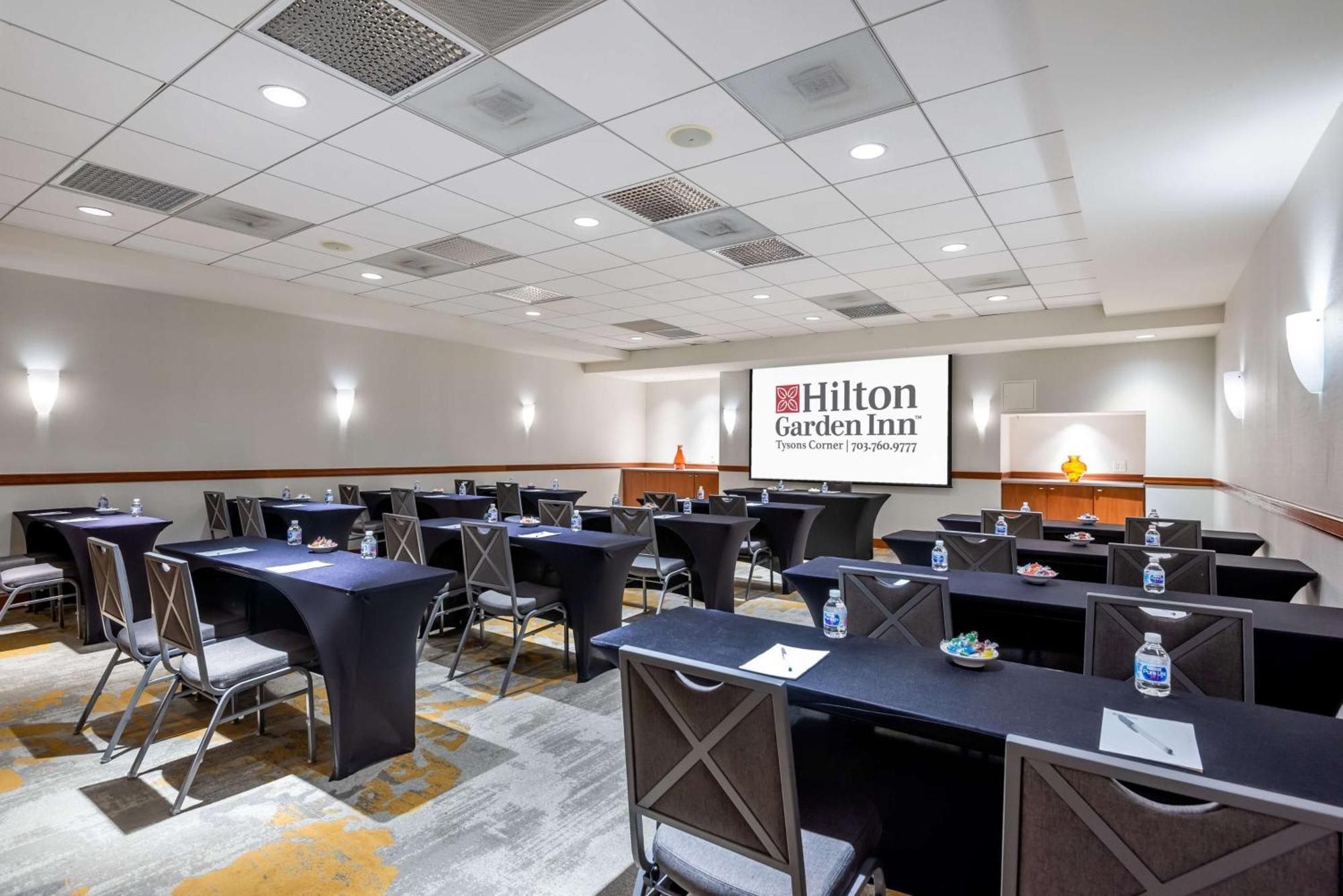 Hilton Garden Hotel 3*